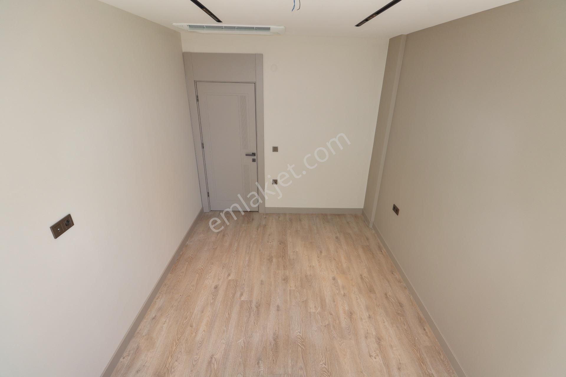 Mahmut İşler'den Kücükkuyuda Müstakil Havuzlu Lüks 4+1 Villa - Görsel 13