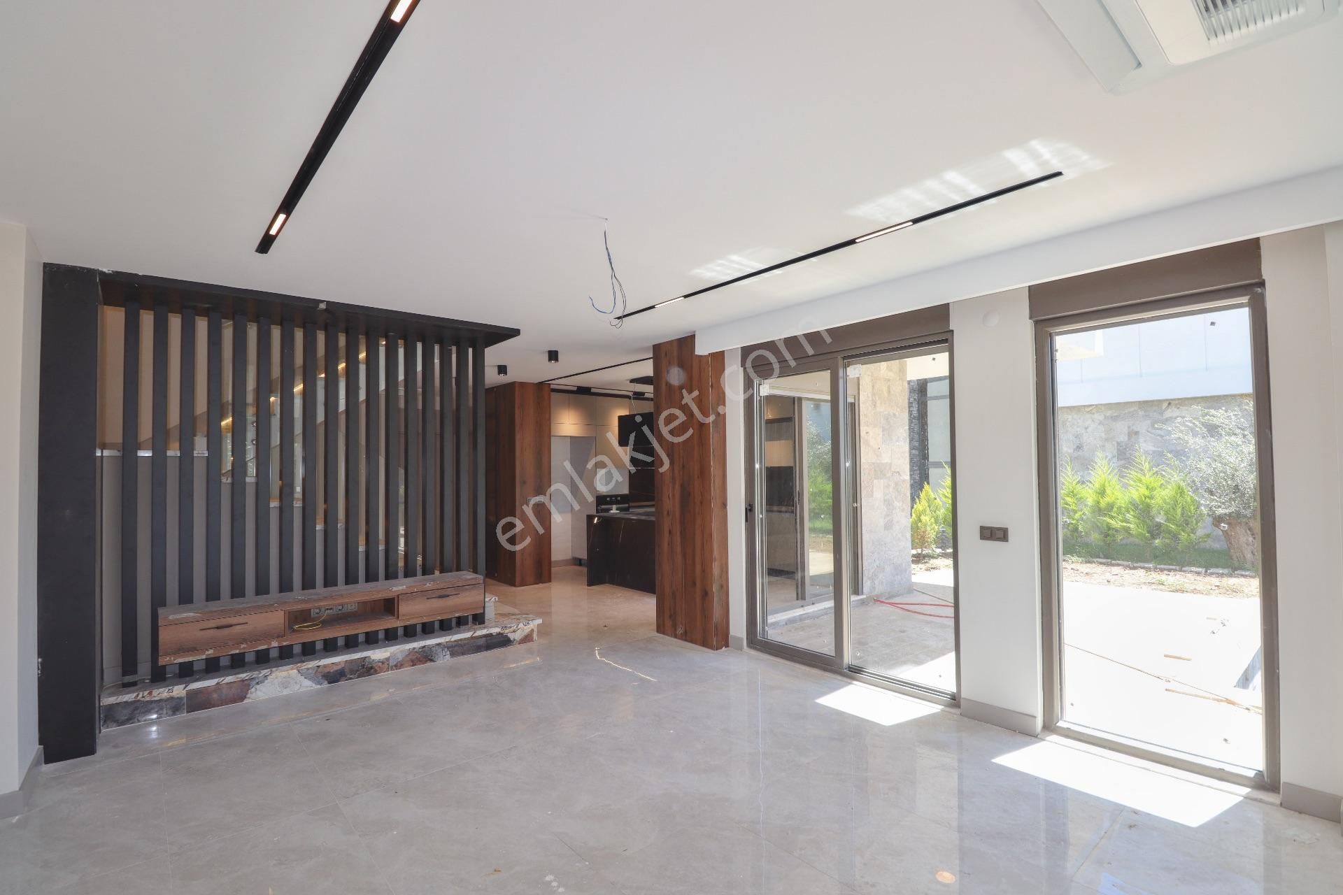 Mahmut İşler'den Kücükkuyuda Müstakil Havuzlu Lüks 4+1 Villa - Görsel 10