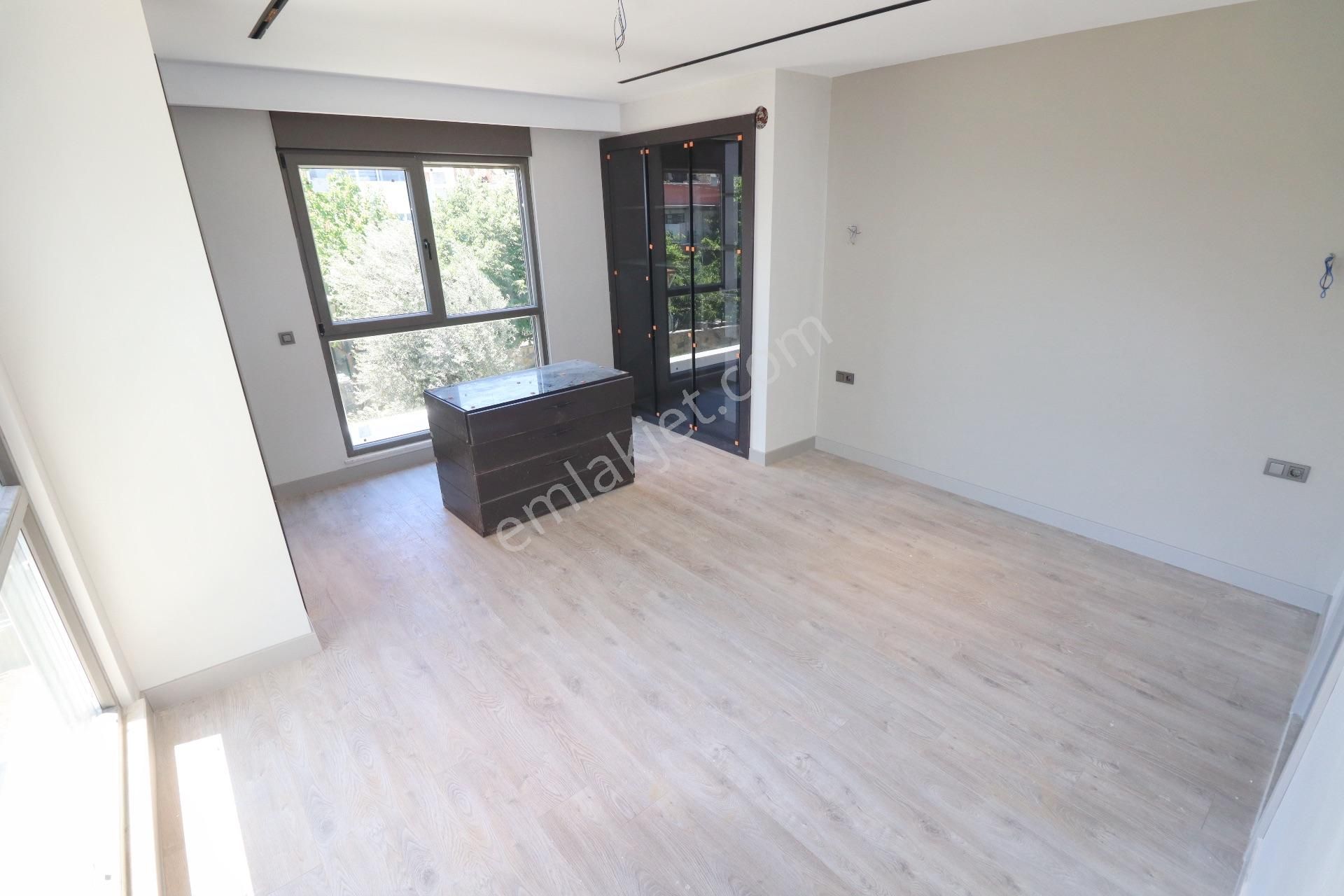 Mahmut İşler'den Kücükkuyuda Müstakil Havuzlu Lüks 4+1 Villa - Görsel 21