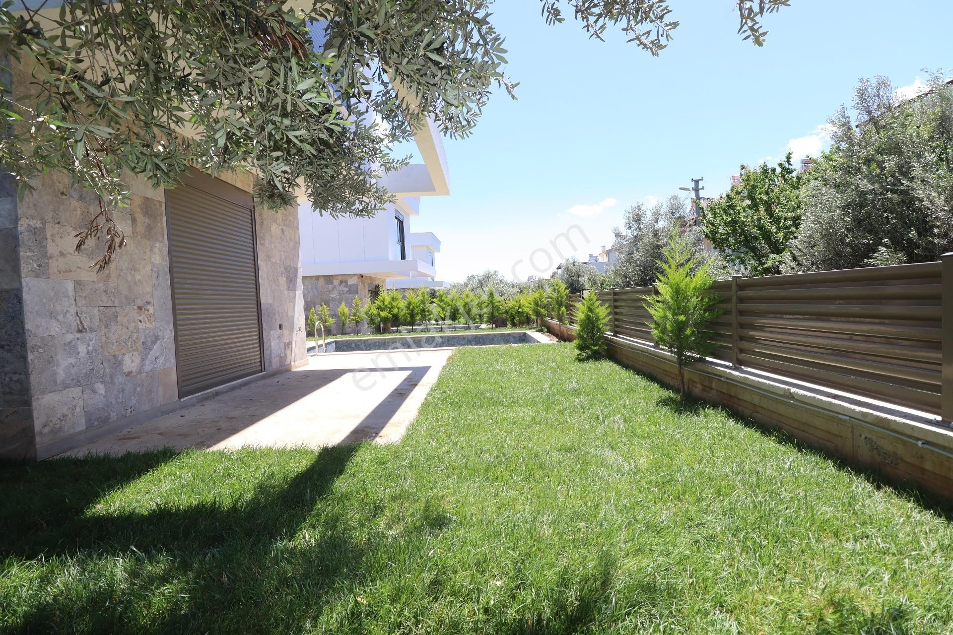 Mahmut İşler'den Kücükkuyuda Müstakil Havuzlu Lüks 4+1 Villa - Görsel 25