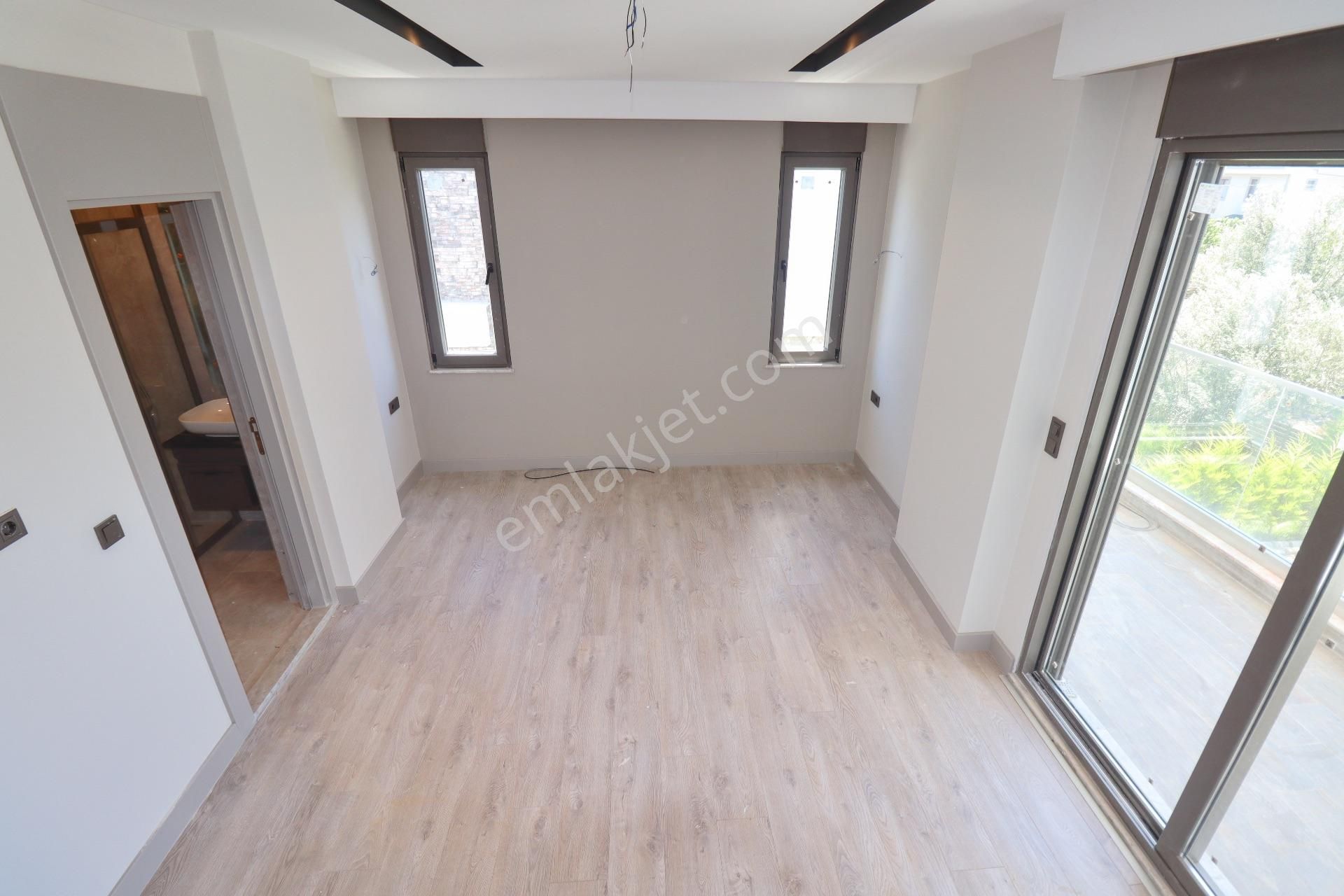 Mahmut İşler'den Kücükkuyuda Müstakil Havuzlu Lüks 4+1 Villa - Görsel 18