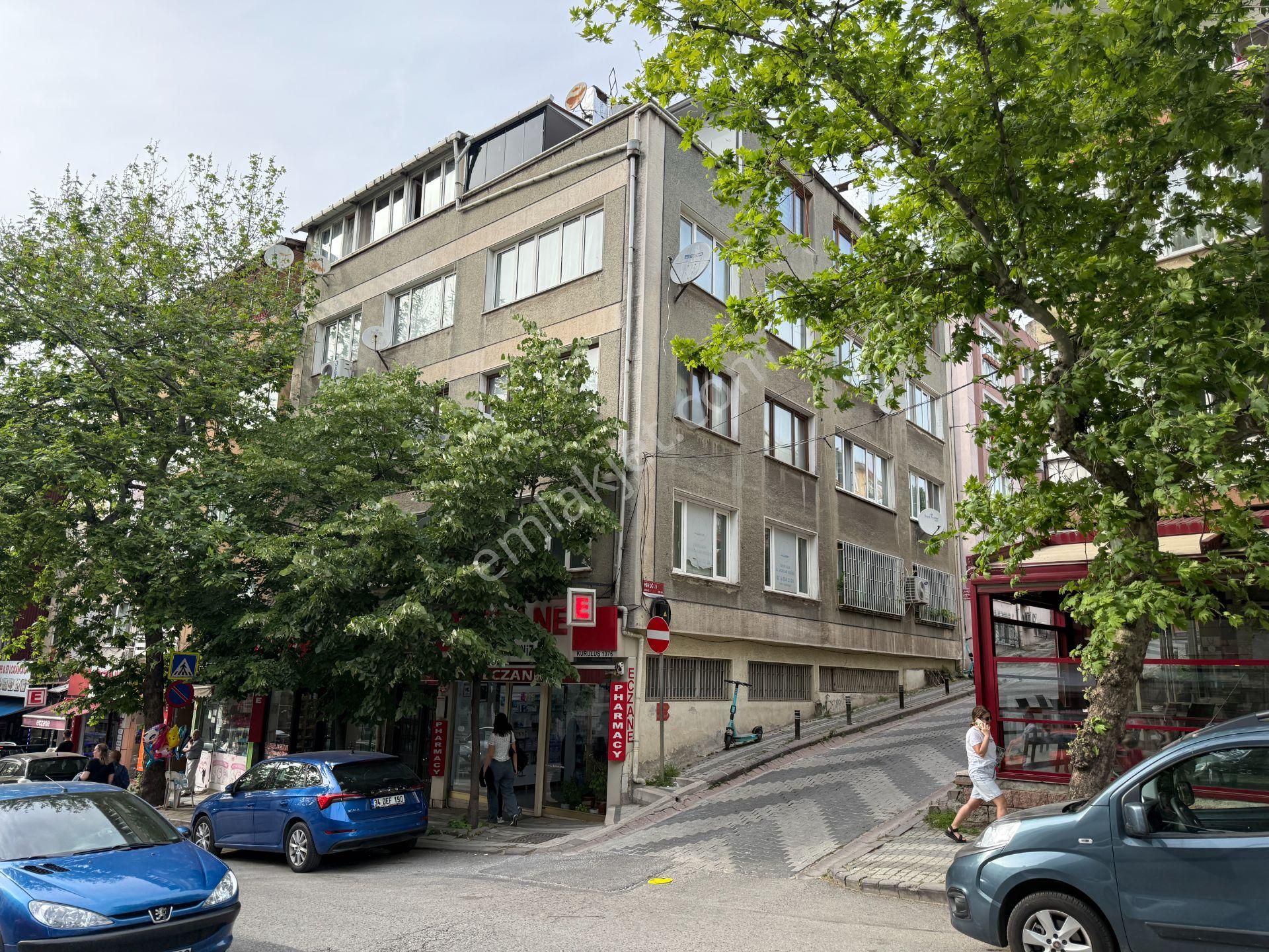 Yankı'dan Z.kamil Çocuk Acil Karşısı 2+1 Satılık 85m2 Boş Daire