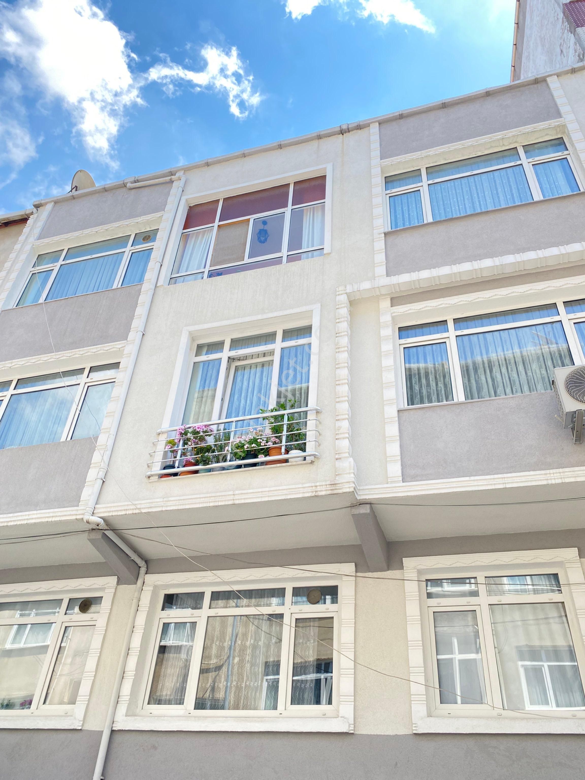 Bağcılar Meydan Yürüme Mesafesinde Komple Satılık Bina