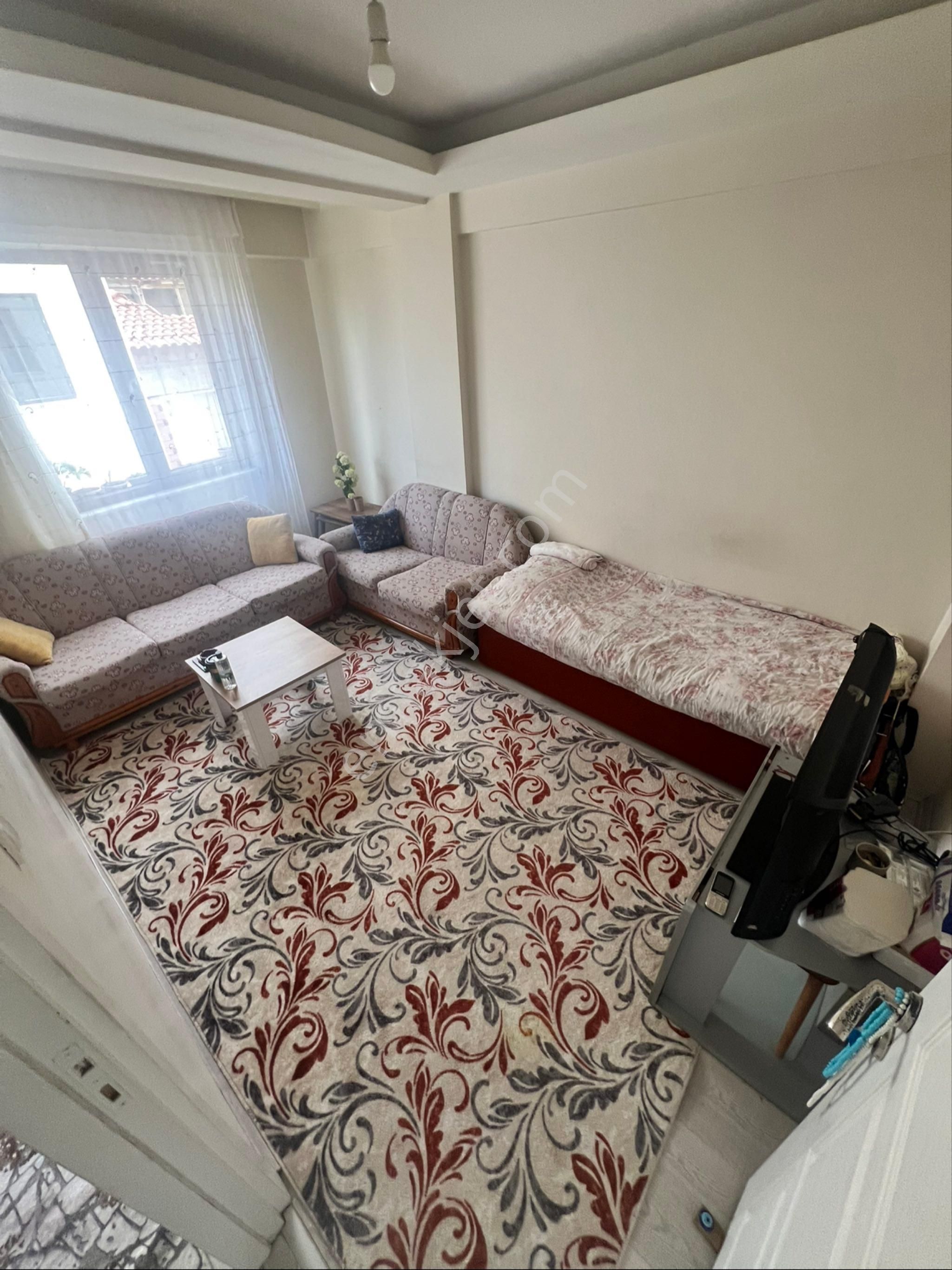 Zafer Mahallesi Satılık 1+1