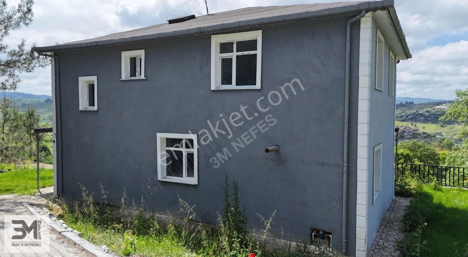 Ağvaya Sınır 2450 M2 Arsa 4+1 Betonarme Villa Asfalt Yola Sıfır