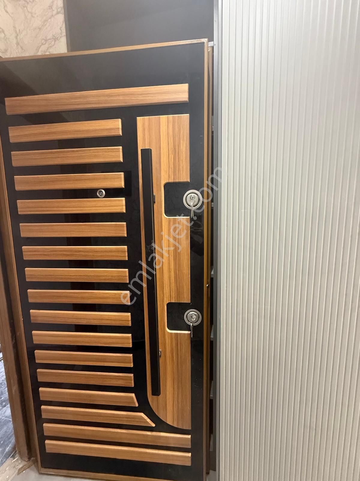 Şemikler Mahallesinde 2+1 100 M2 Satılık Fırsat Sıfır Daire