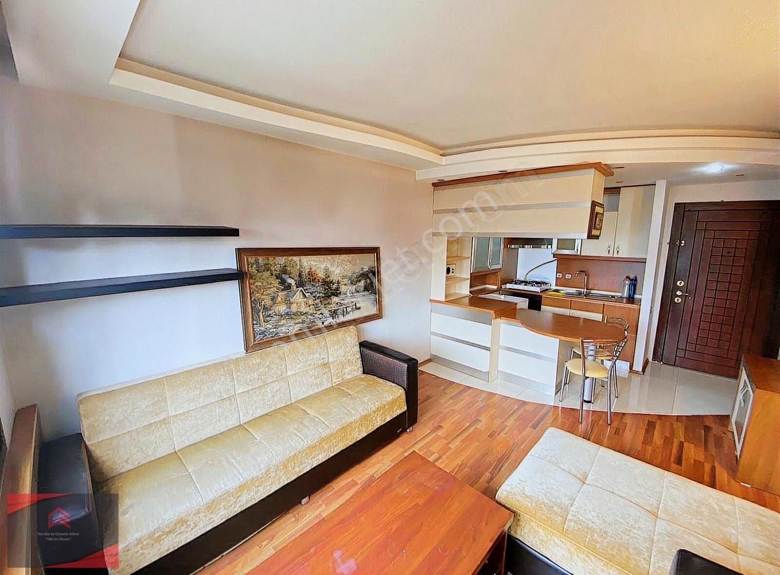 Ataköy 9.kısımda İyi Konumda Kapalı Otoparklı 1+1 Eşyalı Daire