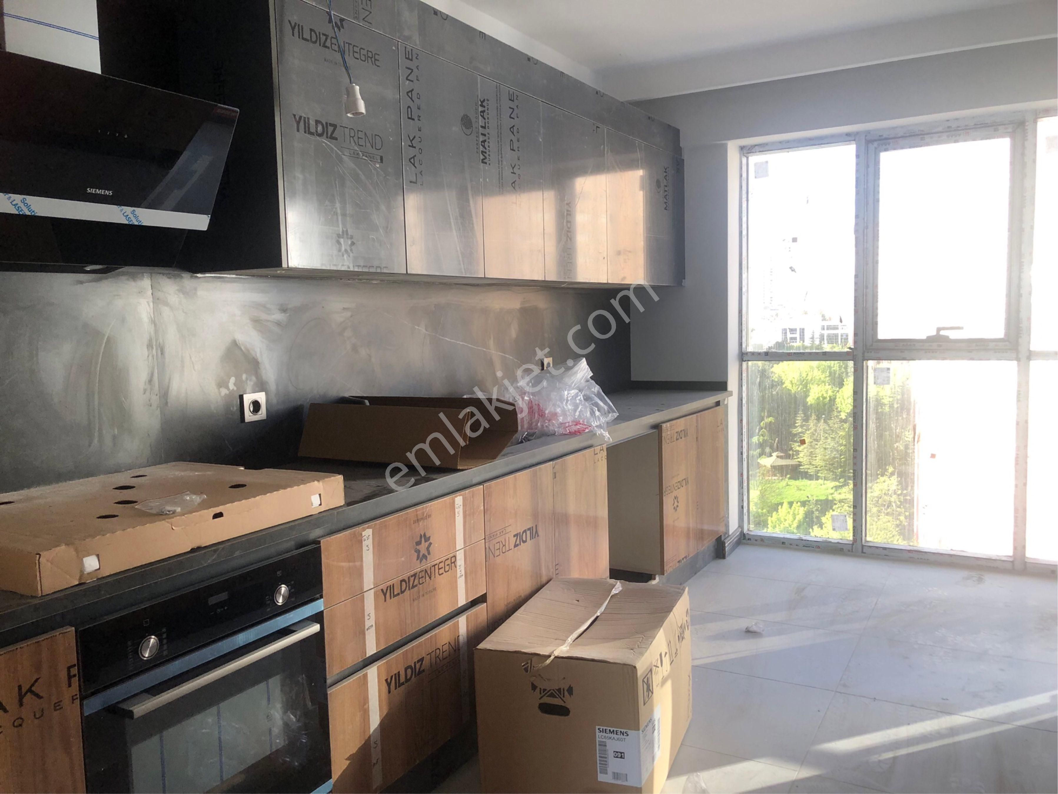 Tunç Park Sitesinde 1. Katta Sıfır Satılık 3+1 Daire