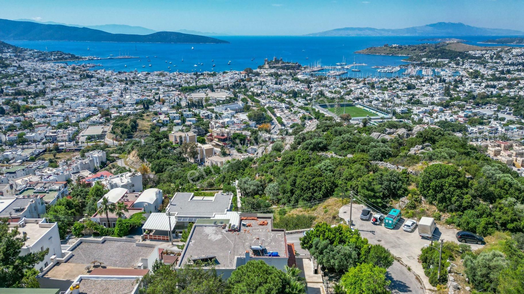 Bodrum Yokuşbaşı Panoramik Deniz Ve Kale Manzaralı Satılık Villa