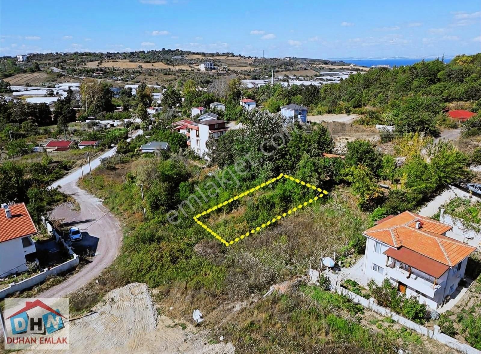 Duhan Emlak'tan Akköy'de Yerleşim İçerisinde %15 İmarlı 281m2