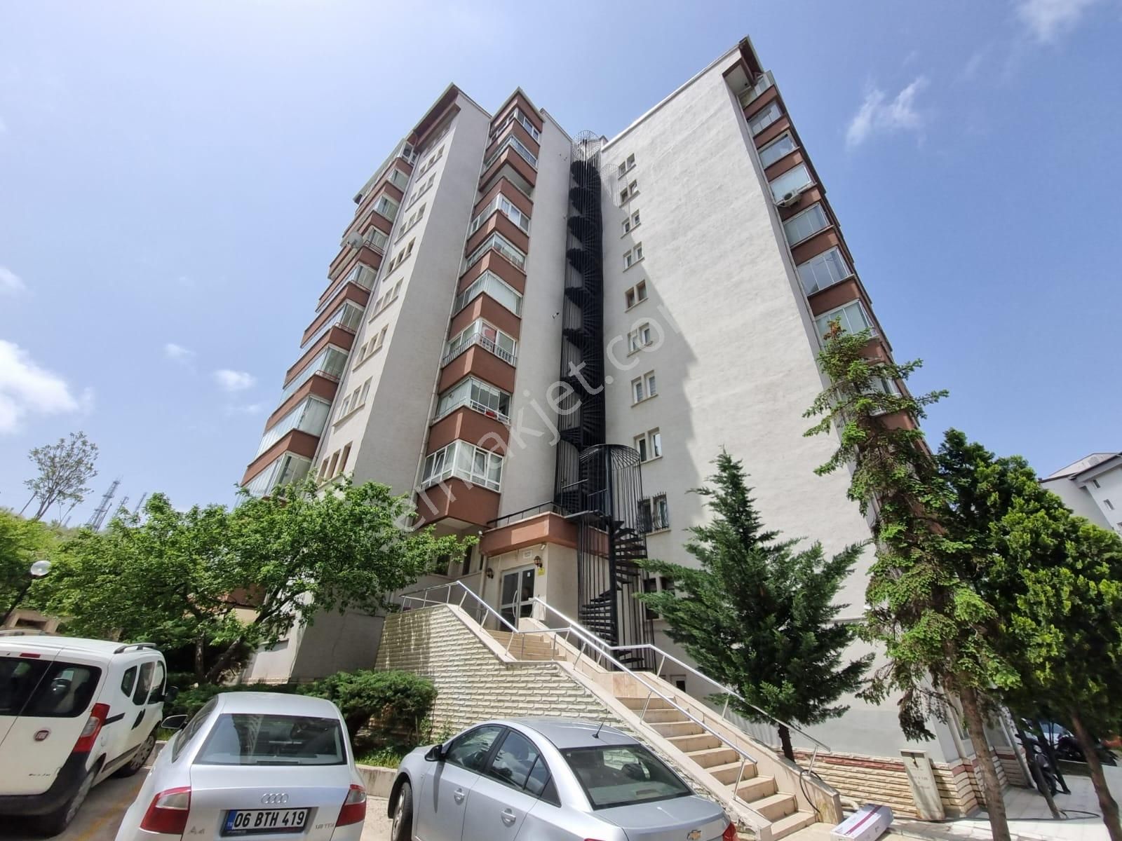 *** Yıldız 87 Sitesinde 3+1 Satılık Daire ***