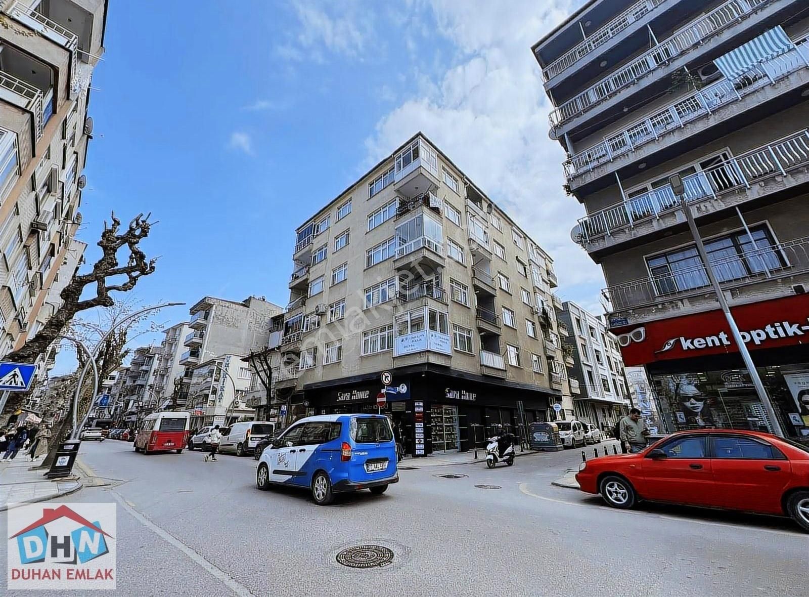 Duhan Emlak'tan İstanbul Caddesinde Ara Kat İçi Yapılı Köşe 3+1