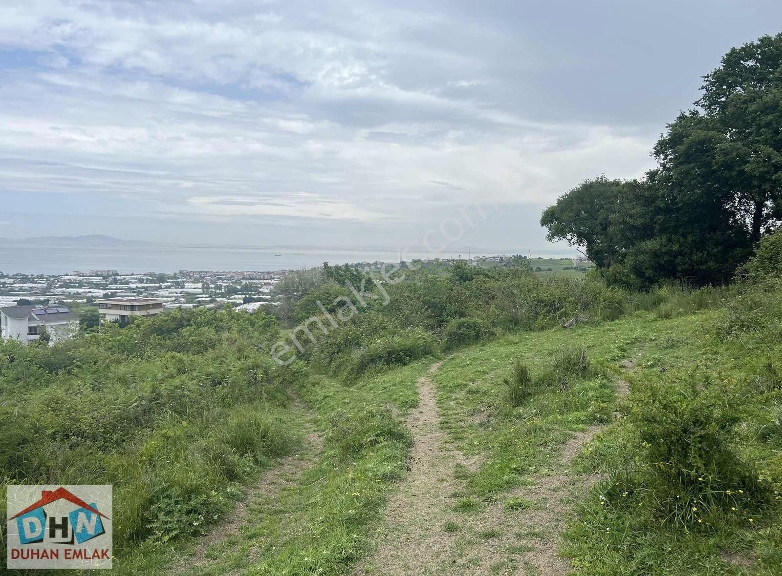 Duhan Emlak'tan Akköy'de Panoramik Deniz Manzaralı Köşe 508m2