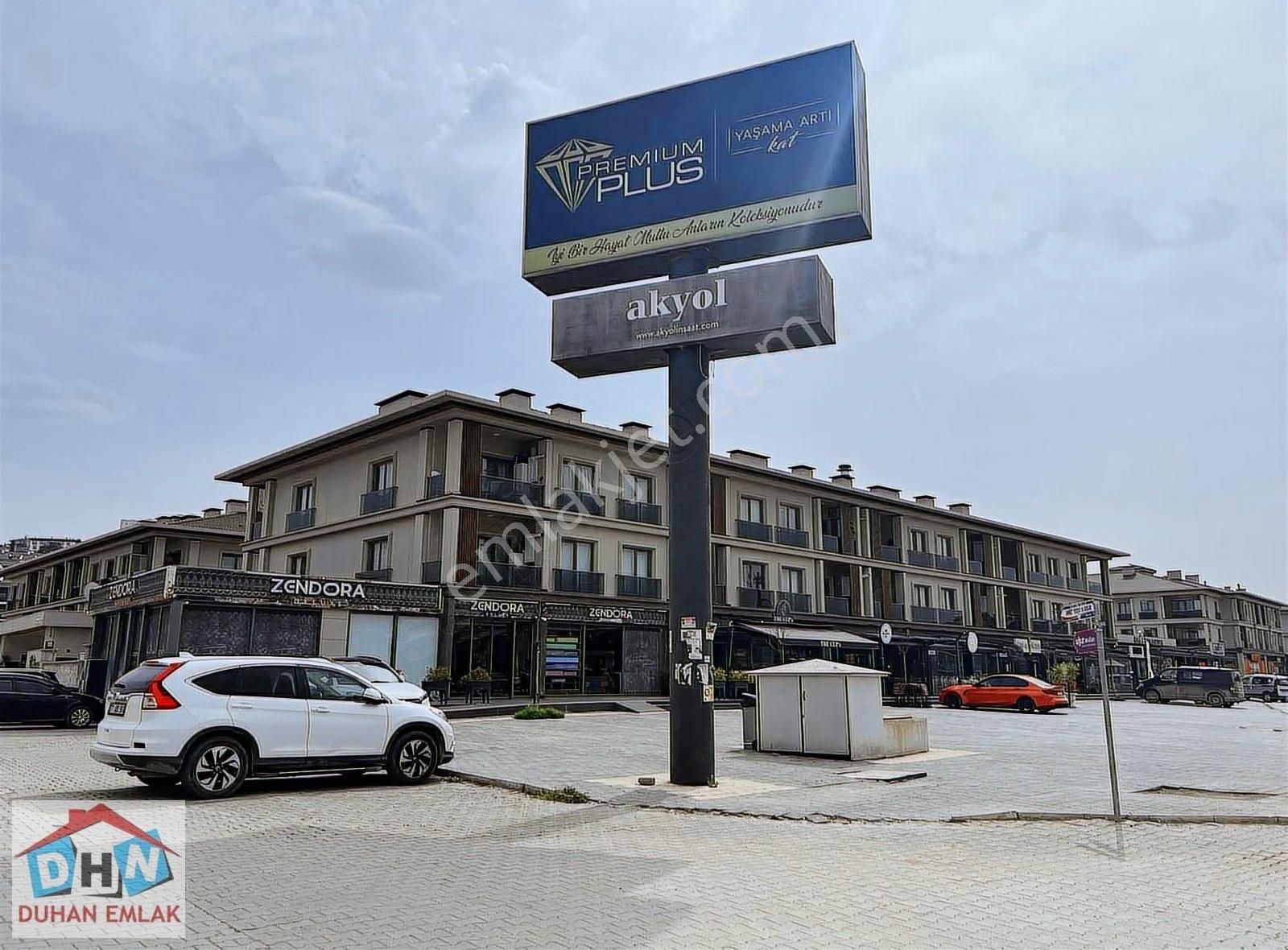Duhan Emlak'tan Kadıköy Akyol Premium Plus'ta Kiralık 1+1 60m2