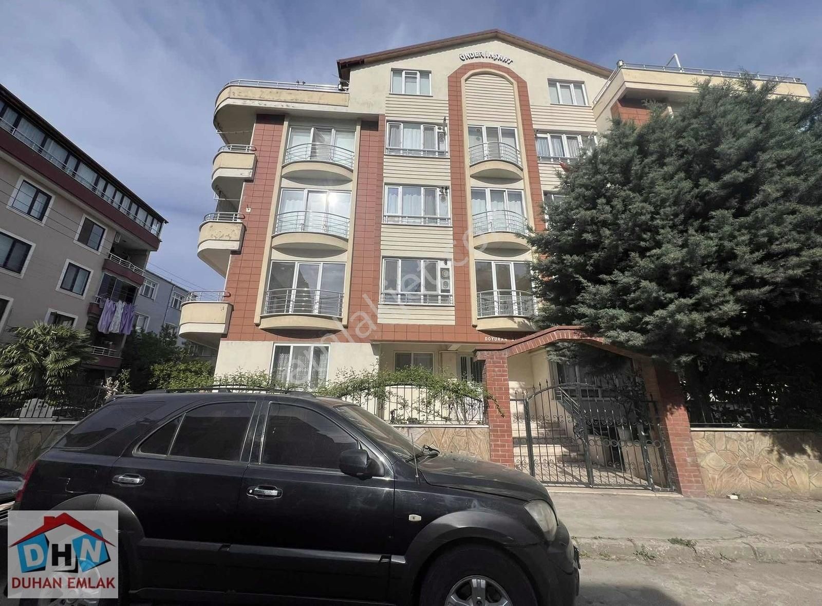 Duhan Emlak'tan Gop 7.sk'ta Yeni Bina Ara Kat Asansörlü Köşe 3+1