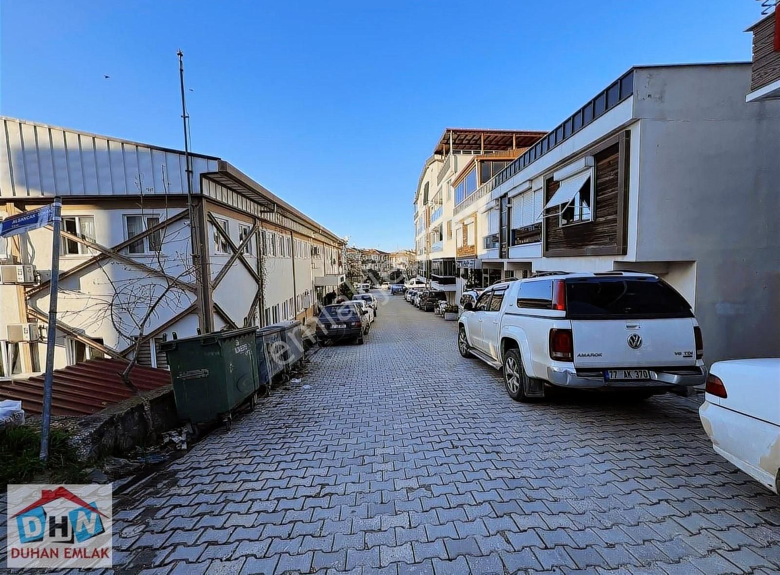 Duhan Emlak'tan Yeni Bina Asansörlü Otoparklı Ara Kat 2+1 105m2