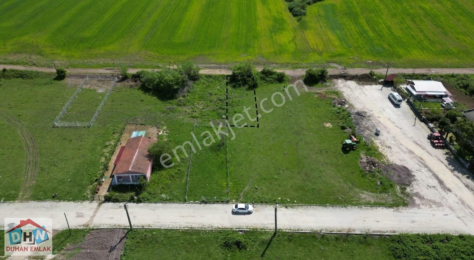 Duhan Emlak'tan Çiflikköy Kılıç'da 316m2 İmarlı Arsa