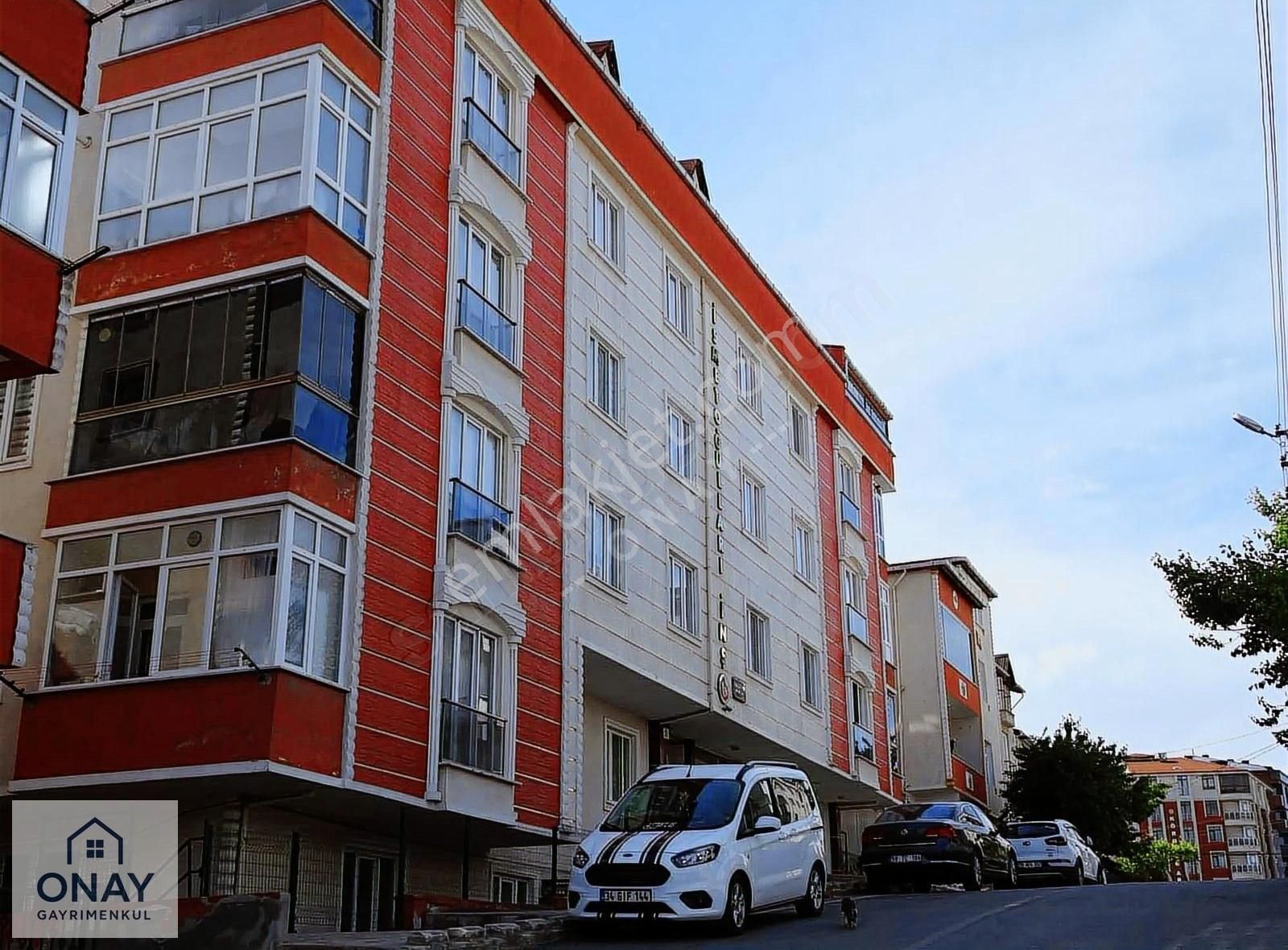 Onay 'dan Bahçelievler Kiralık 2+1 Amerikan Mutfak Bahçe Katı