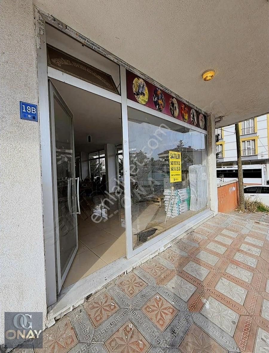 Onay 'dan Kapaklı İşlek Caddede Köşebaşı 180 M2 Depolu İşyeri