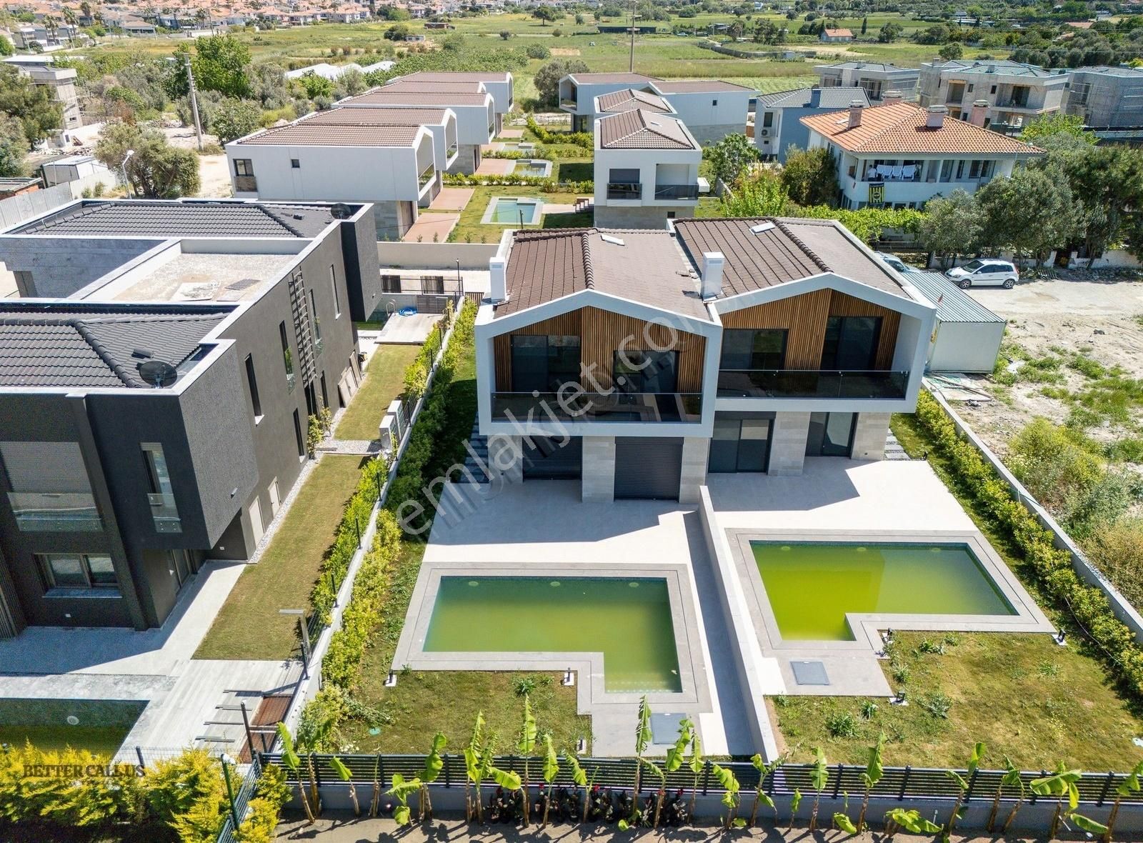 Alaçatı Göbene'de Havuzlu Sıfır Satılık Villa