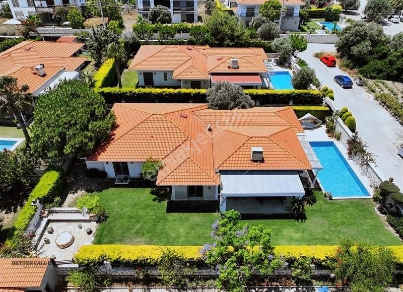Çeşme Mamurbaba'da Tek Katlı Lüks Kiralık Villa