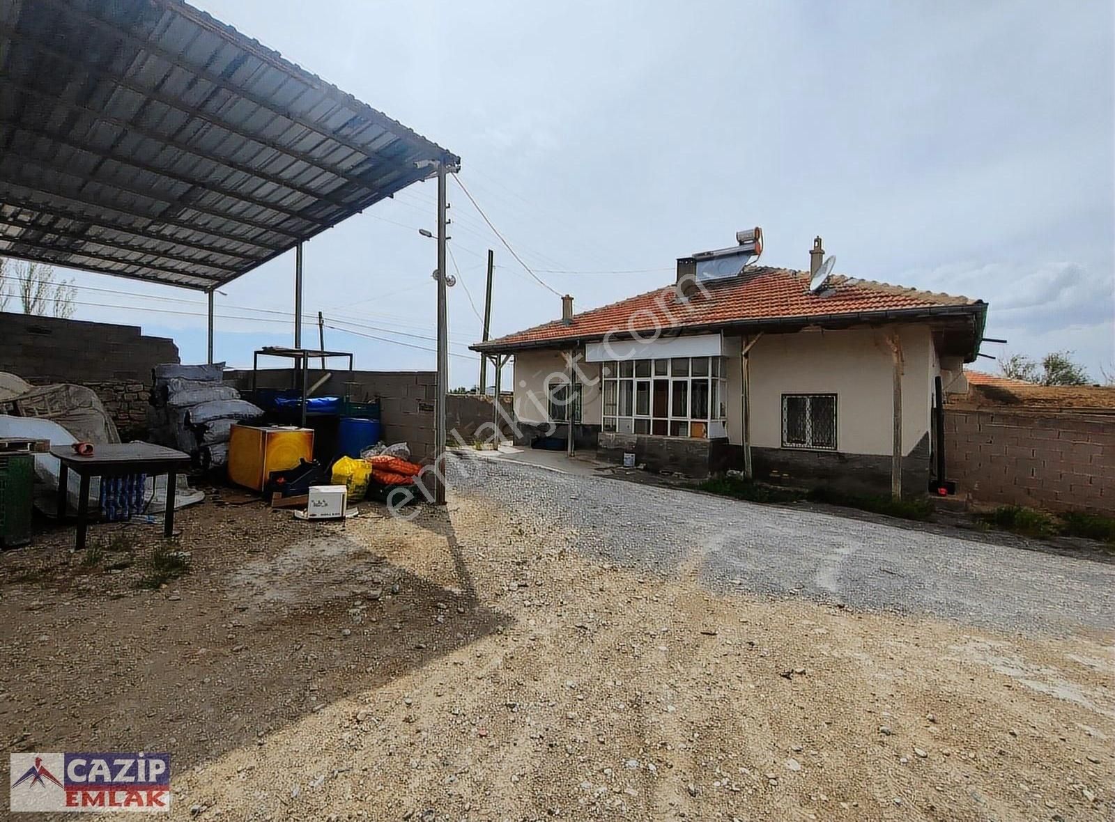 Cazip'ten Anayol Üzeri 87.000m² Ev- Ahır Ve 5 Kuyulu Çiftlik
