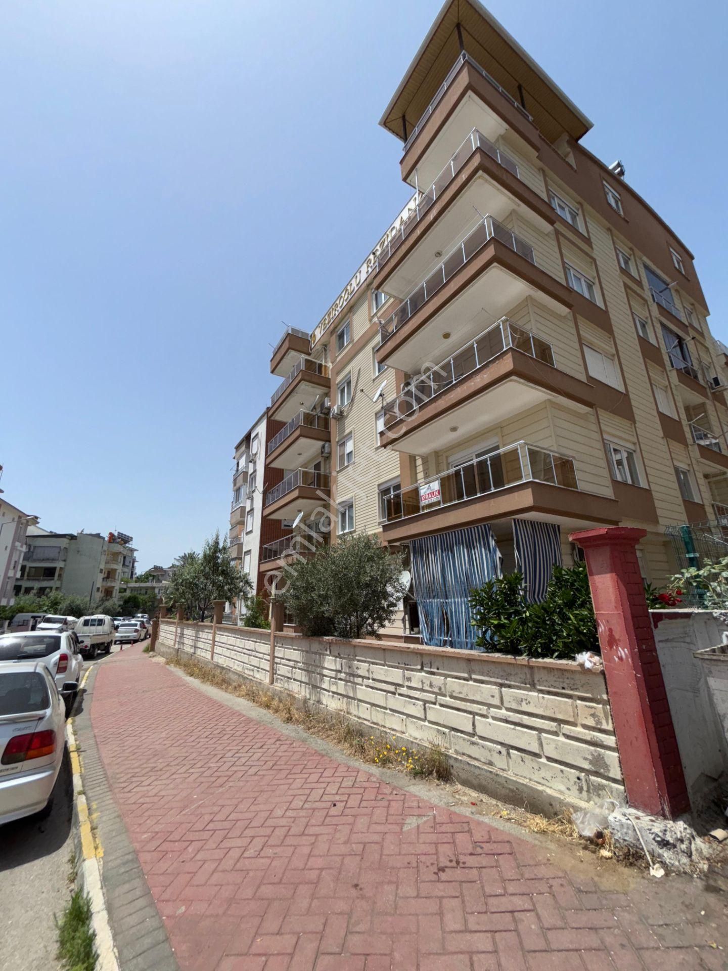 Usta Gayrimenkul'den Merkezi Konumda Kiralık D.gazlı 3+1 Daire