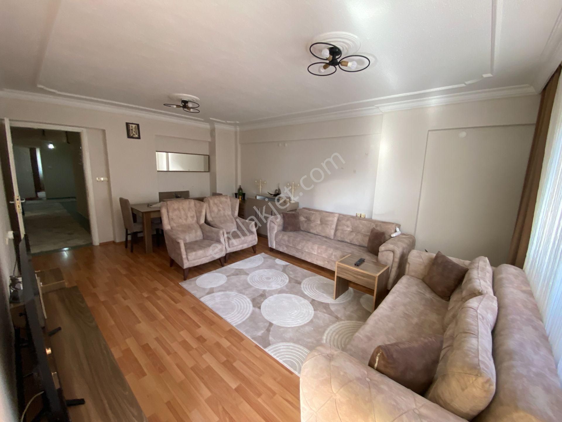 Gaziemir'de - 3 Balkon - 160 M2 - Asansör - Her Kat Tek 3+1 Daire