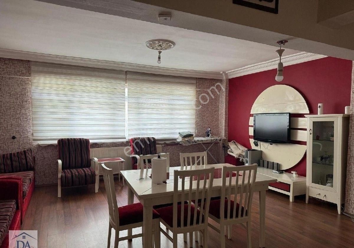 Merterde Satılık Daire 2+1