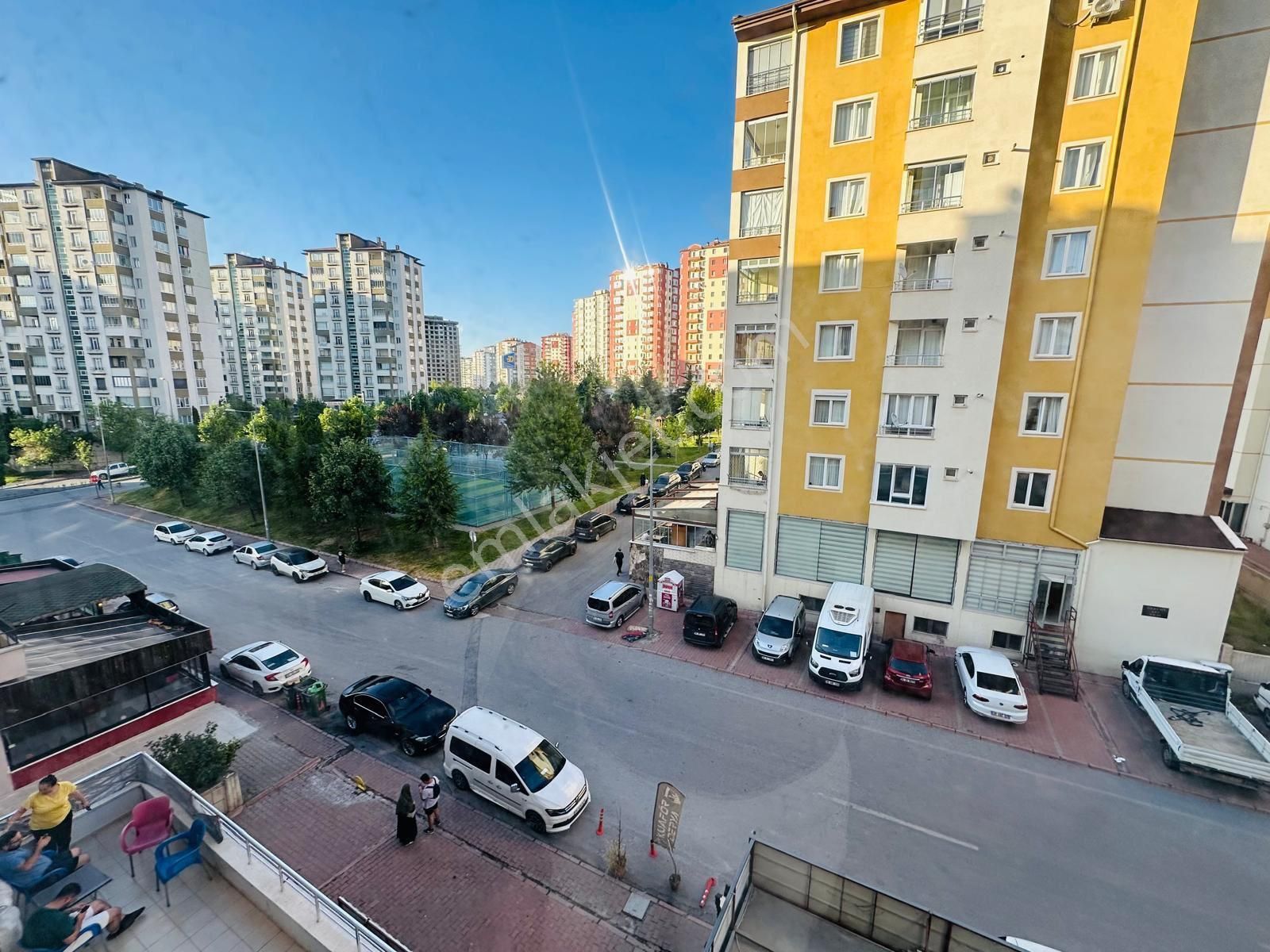 Talas Mevlana Mah. Geniş Metrajlı Kombili Satılık 3+1 Daire