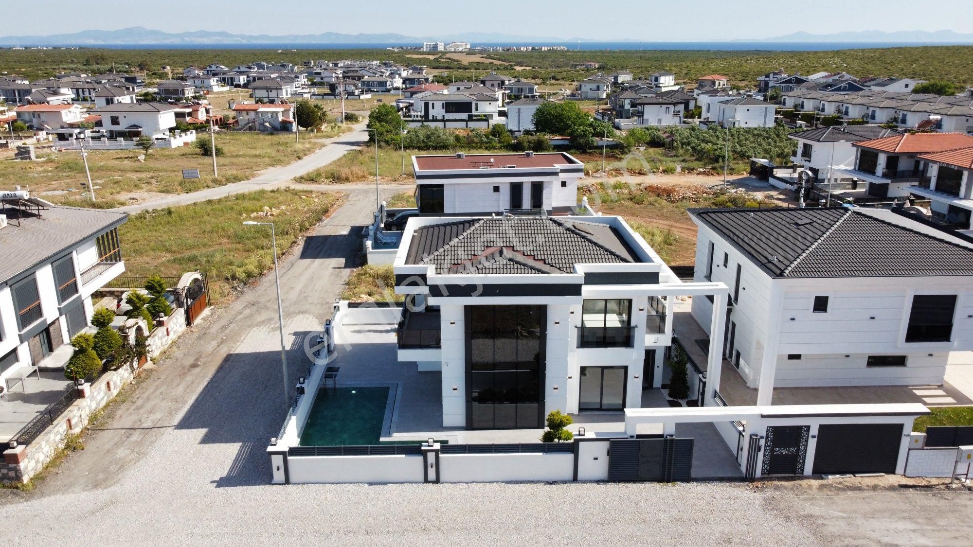 Didim Efeler'de 300 M2 Arsa İçerisinde Ultra Lüks 4+1 Villa