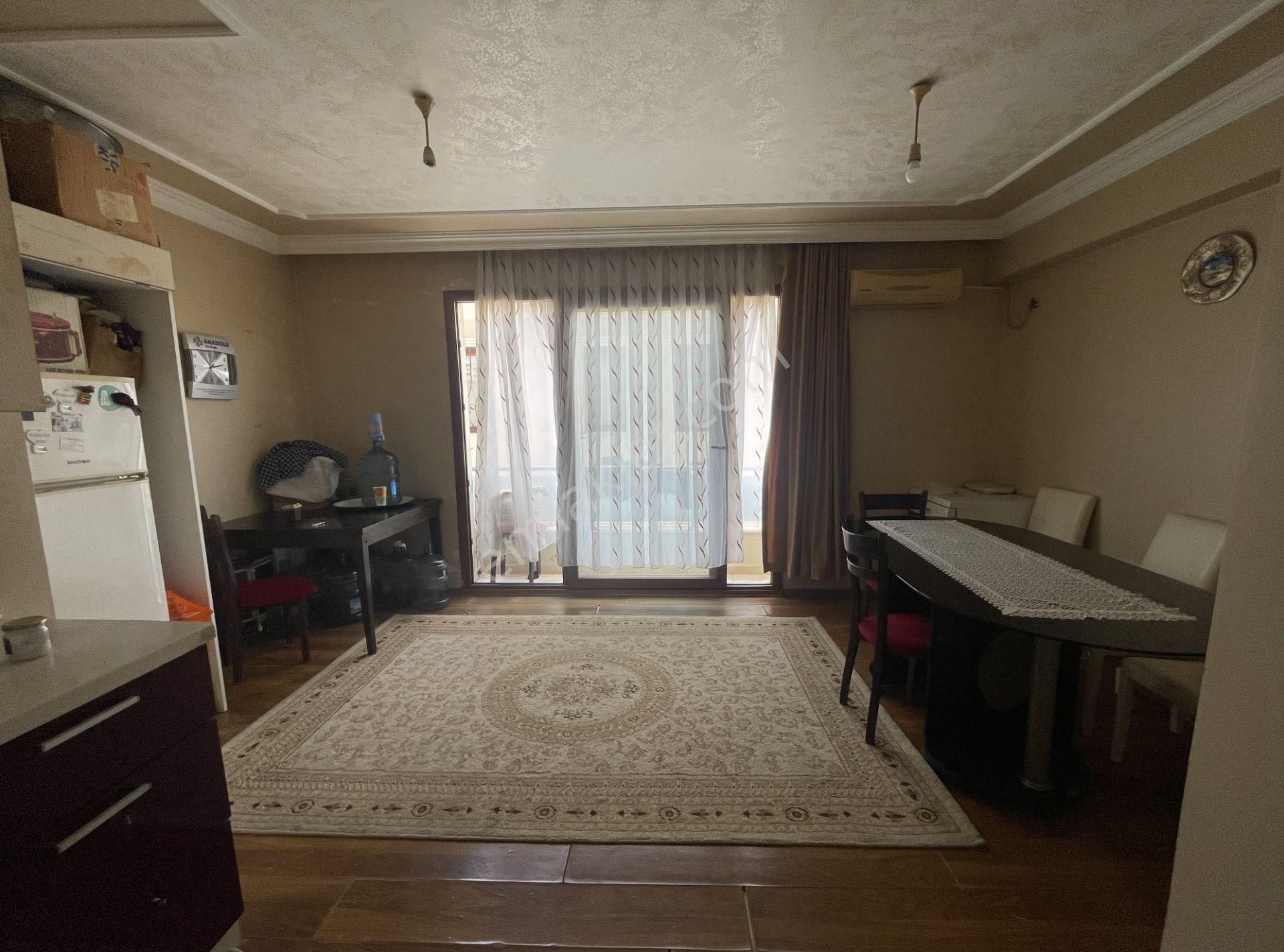 Kuşadası Camiatik Mahallesinde 3+1 Satılık Daire