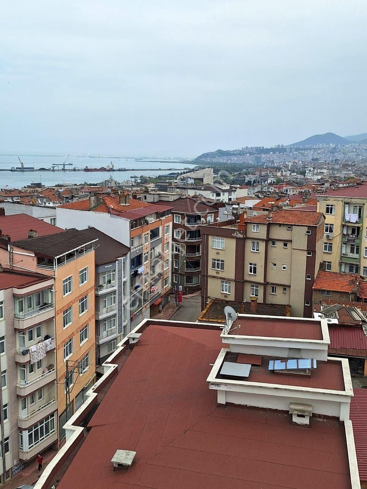 “selahiye’de 8. Kat Güzelliği: Deniz Manzaralı, Ferah 3+1 Kiralık Daire!”