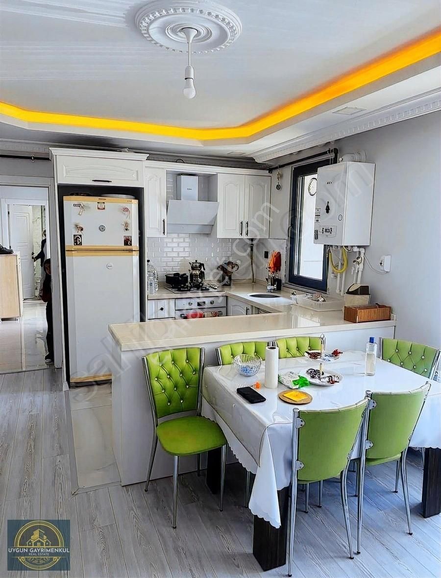 Güvercintepe Zafer Sitesinde Ara Kat Satılık Daire