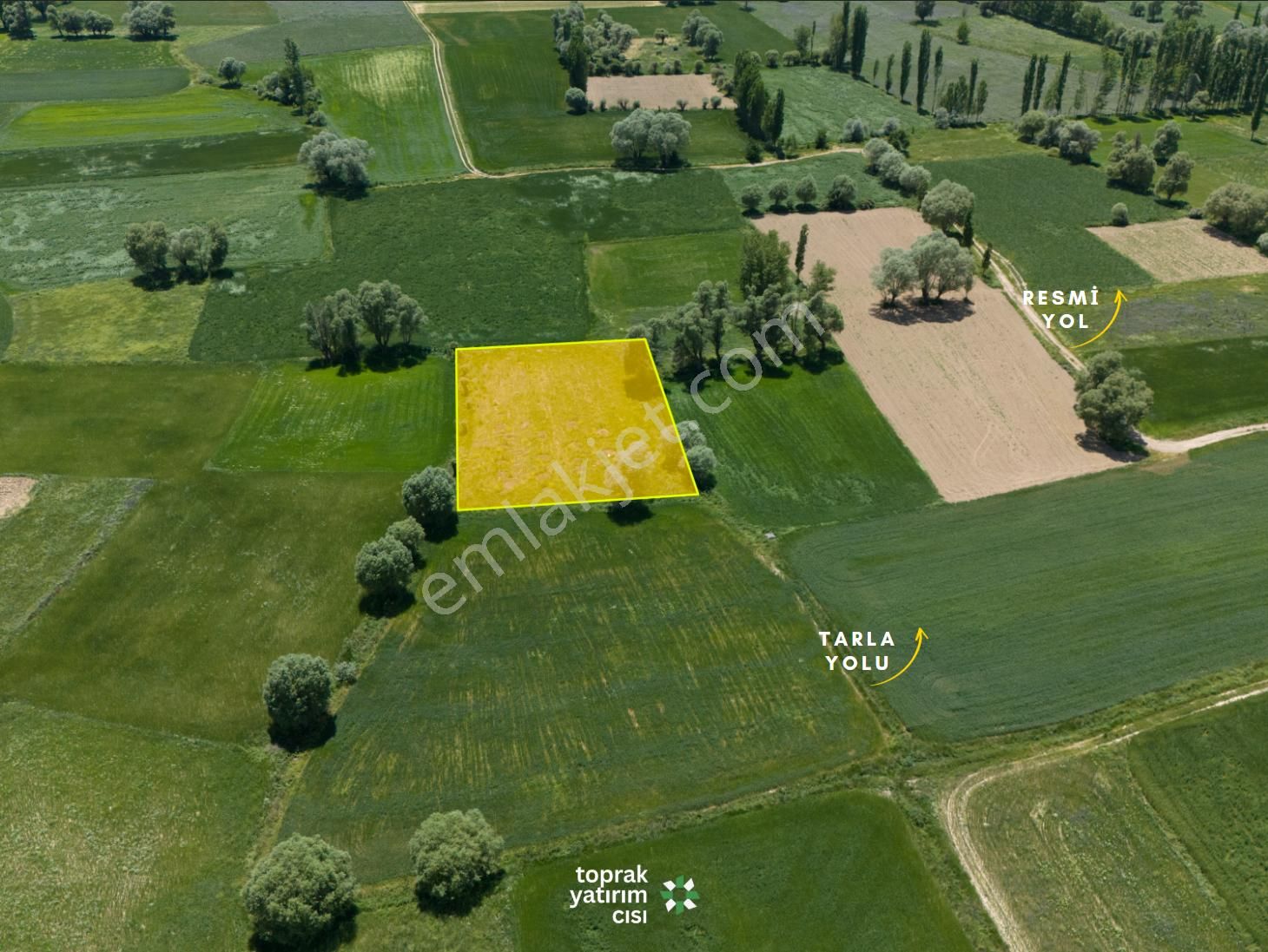 Toprak Yatırımcısı'ndan Sinanpaşa Akören'de 1997m² Tarla