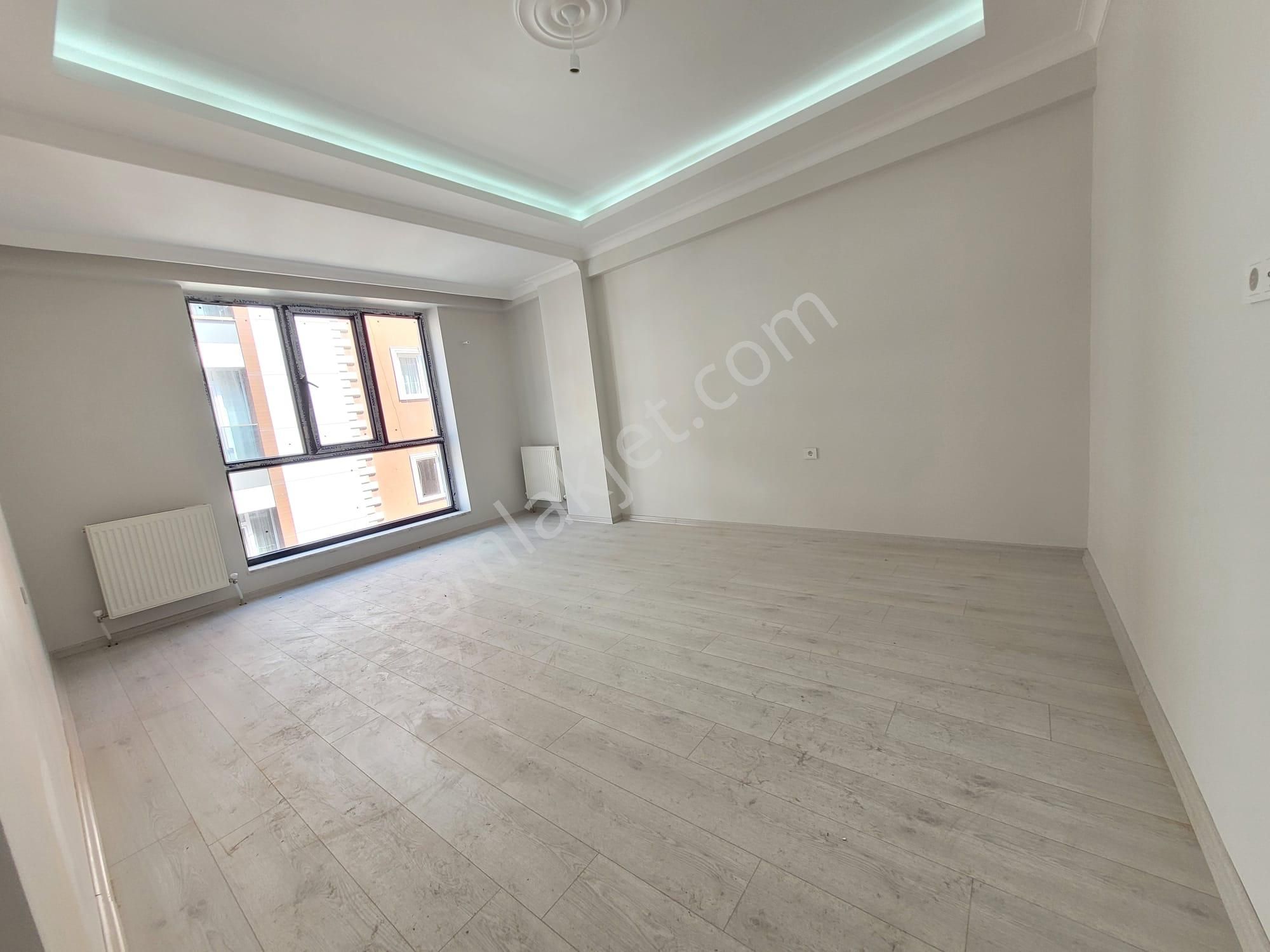 Üç Kardeşler'den İsmetpaşa Mh Tramway Dibi 3+1 Lüx 135m² Ara Kat