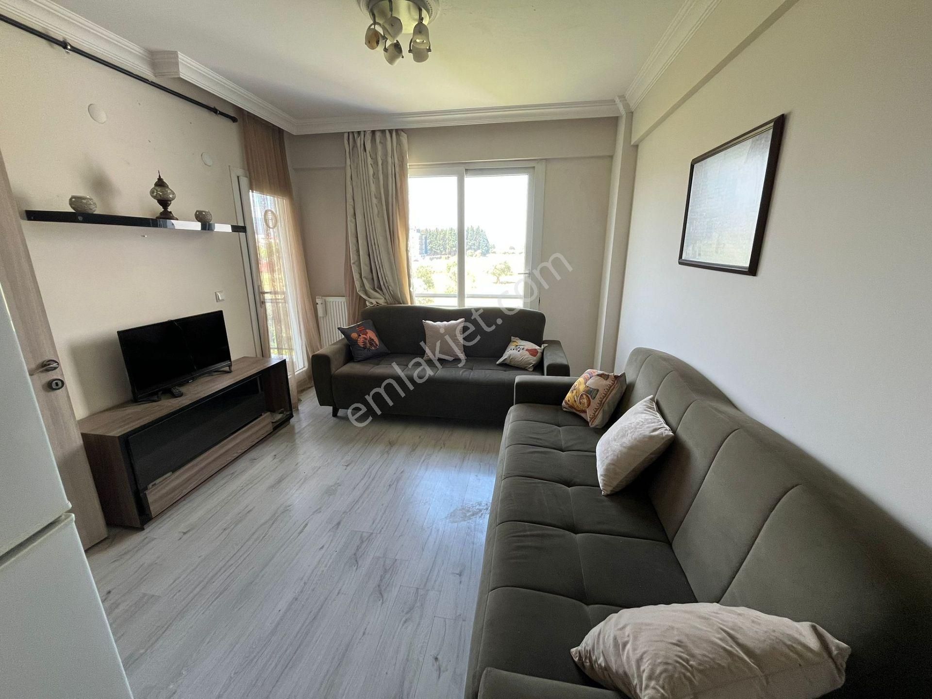 Çözüm Emlak'tan Eşyalı 1+1 Balkonlu Koridorlu Kiralık Daire