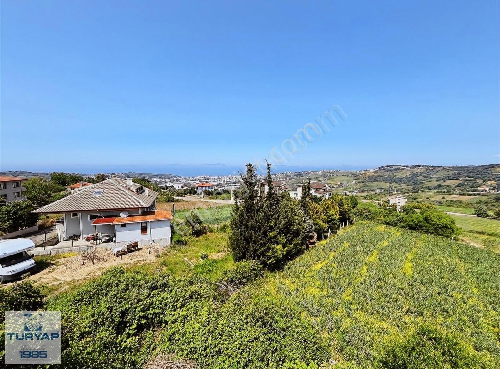 Akköy'de 663 M2 İçinde Satılık Deniz Manzaralı Villa