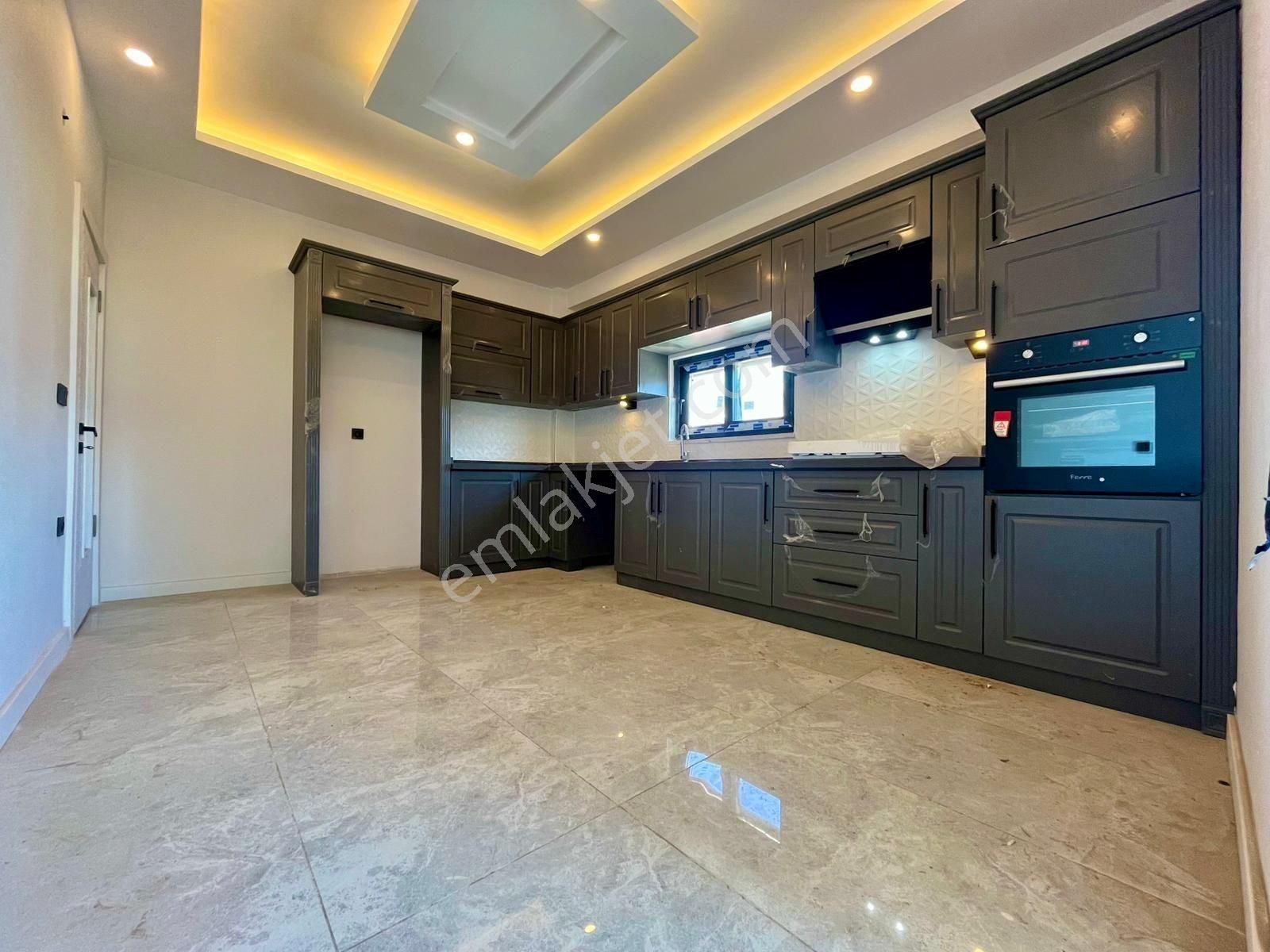 Yükselden Kadıköy En Prestijli Sitesinde Sıfır 3+1 Satılık Daire