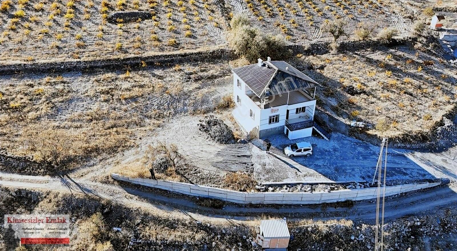 Kimsesizler Emlaktan Garipçede Satılık 5+2 Müstakil Bağ Evi