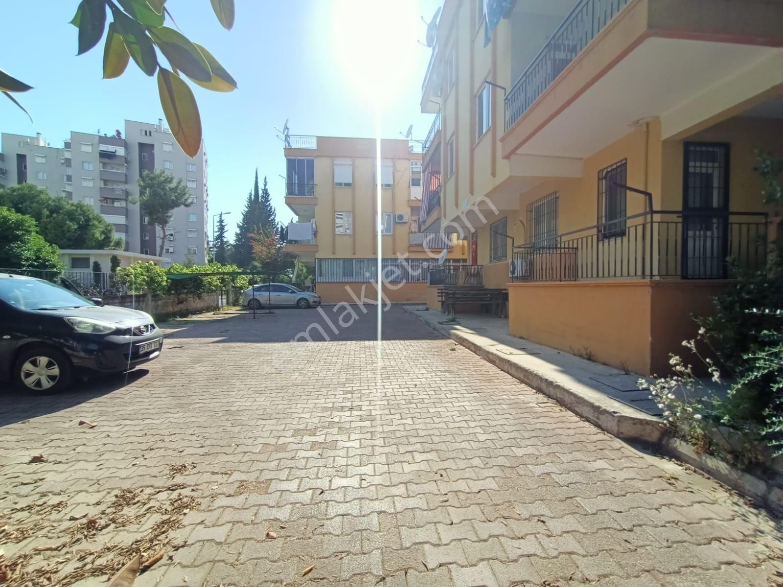 Site İçi Tramvaya Yürüme Mesafesinde Geniş 2+1 Acill Satılık!!