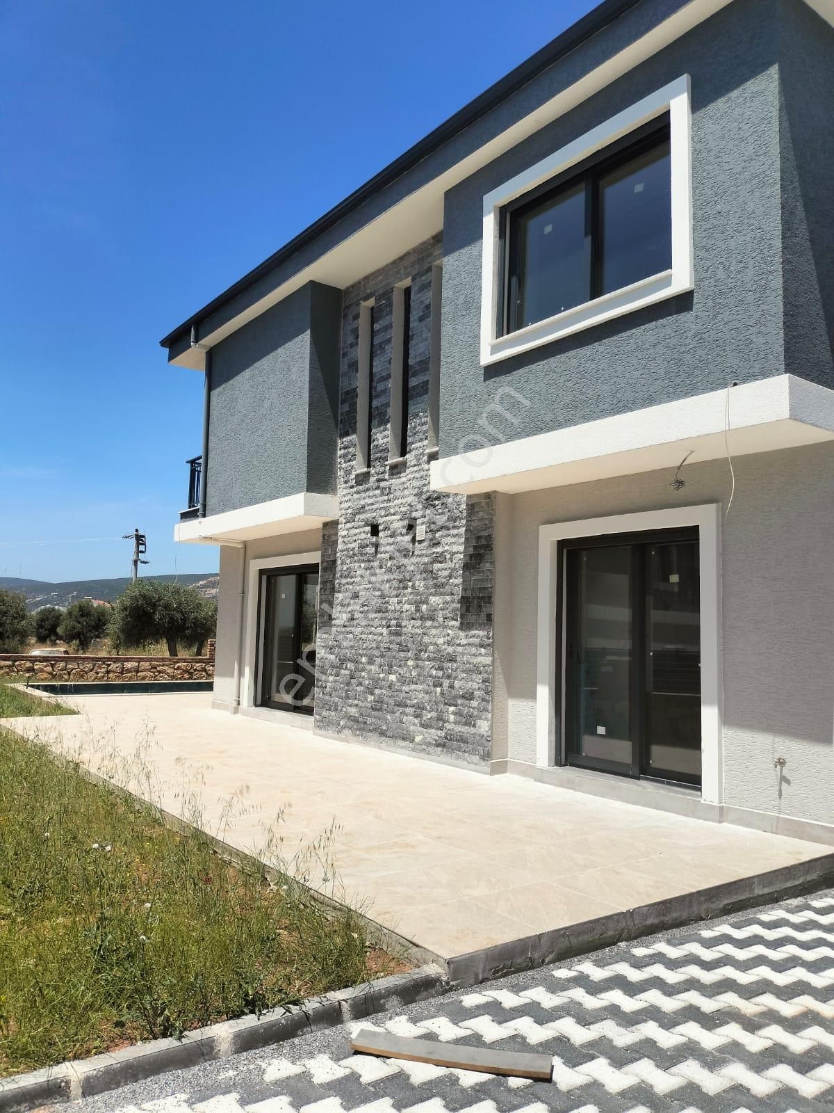 Aydın Akbük'te Denize 1200 M. Yeni Yapı Havuzlu Müstakil Villalar