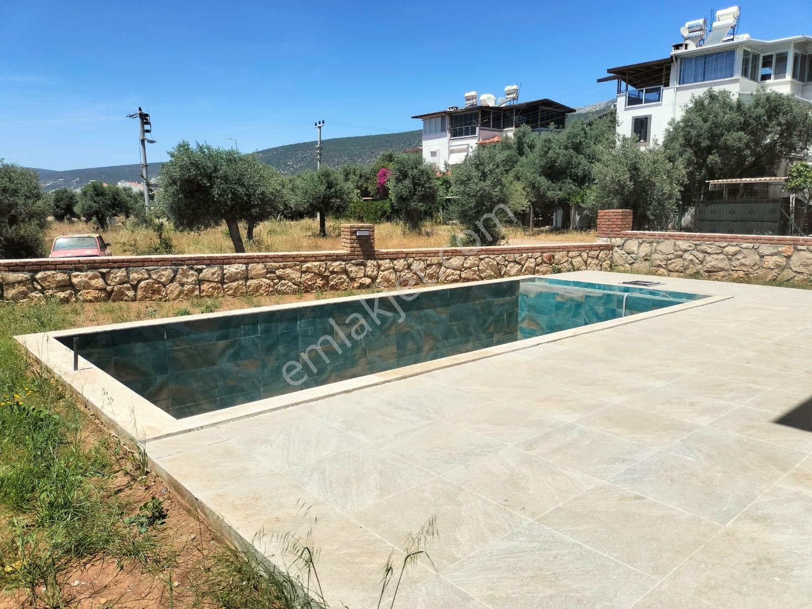 Aydın Akbük'te Denize 1200 M. Yeni Yapı Havuzlu Müstakil Villalar - Görsel 4