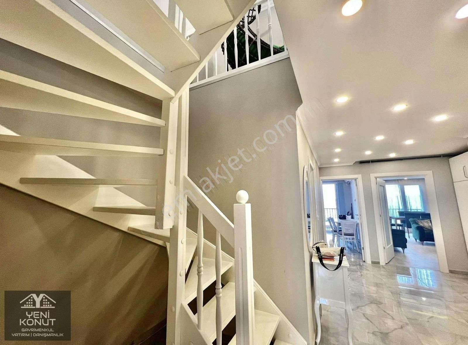 Beylikdüzü Kavaklı Butik Sitede Dubleks 4+2 Deniz Manzaralı Boş