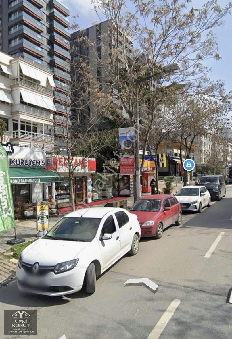 Bağdat Caddesi Üzeri Köşe, 55 M2 Güzel Konumlu Kiralık Dükkan