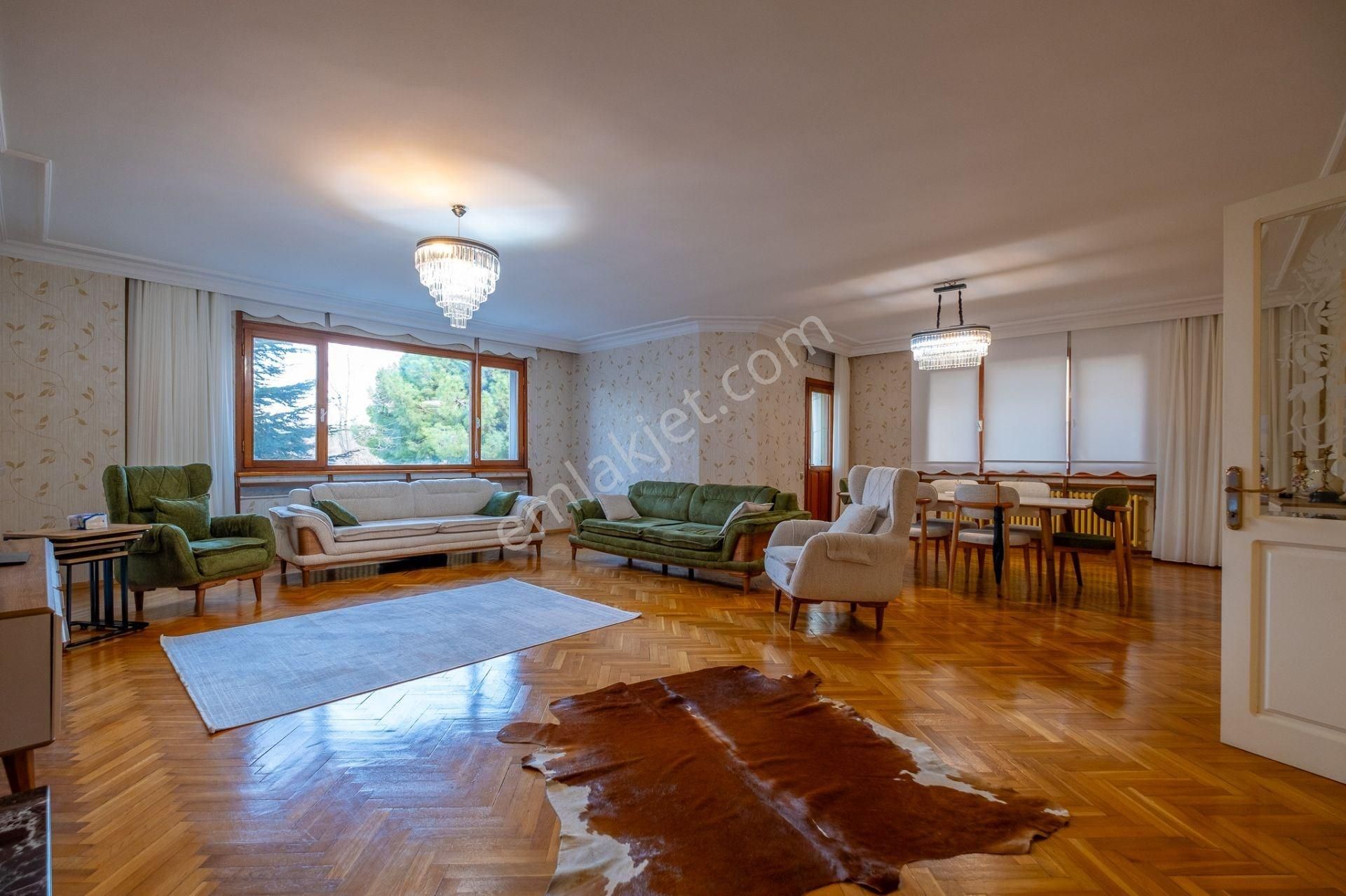 Florya Şenlikköy 'de 4+1 Satılık Daire 1.kat K.otoparklı