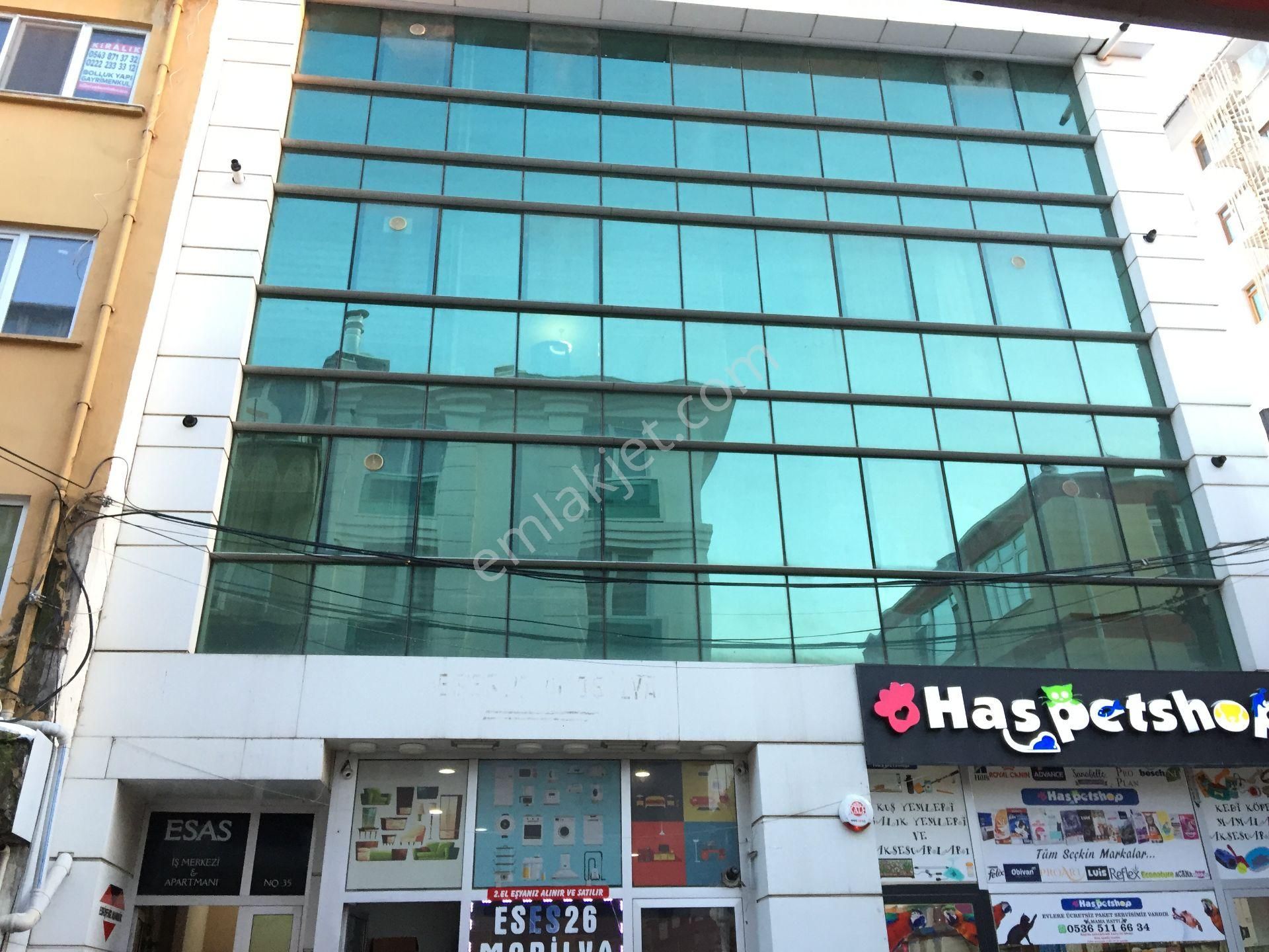 Abonelikleri Açık Merkezi Konumda 1+1 70 M2 Kombili Asansörlü Ayrı Mutfaklı Daire