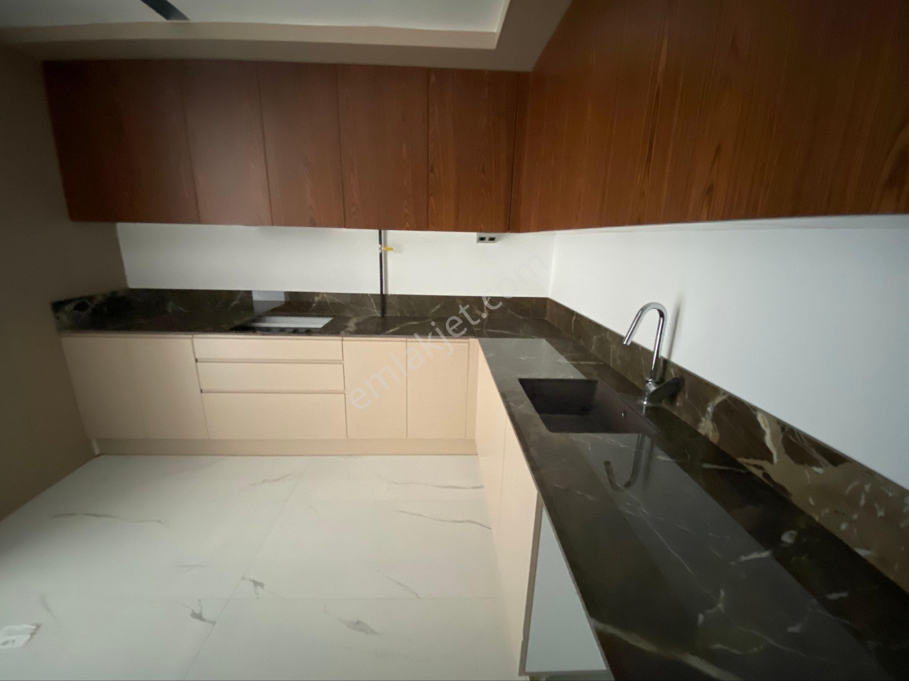 Kuşadası’nda Deniz Manzaralı Lüks Daire - Görsel 13