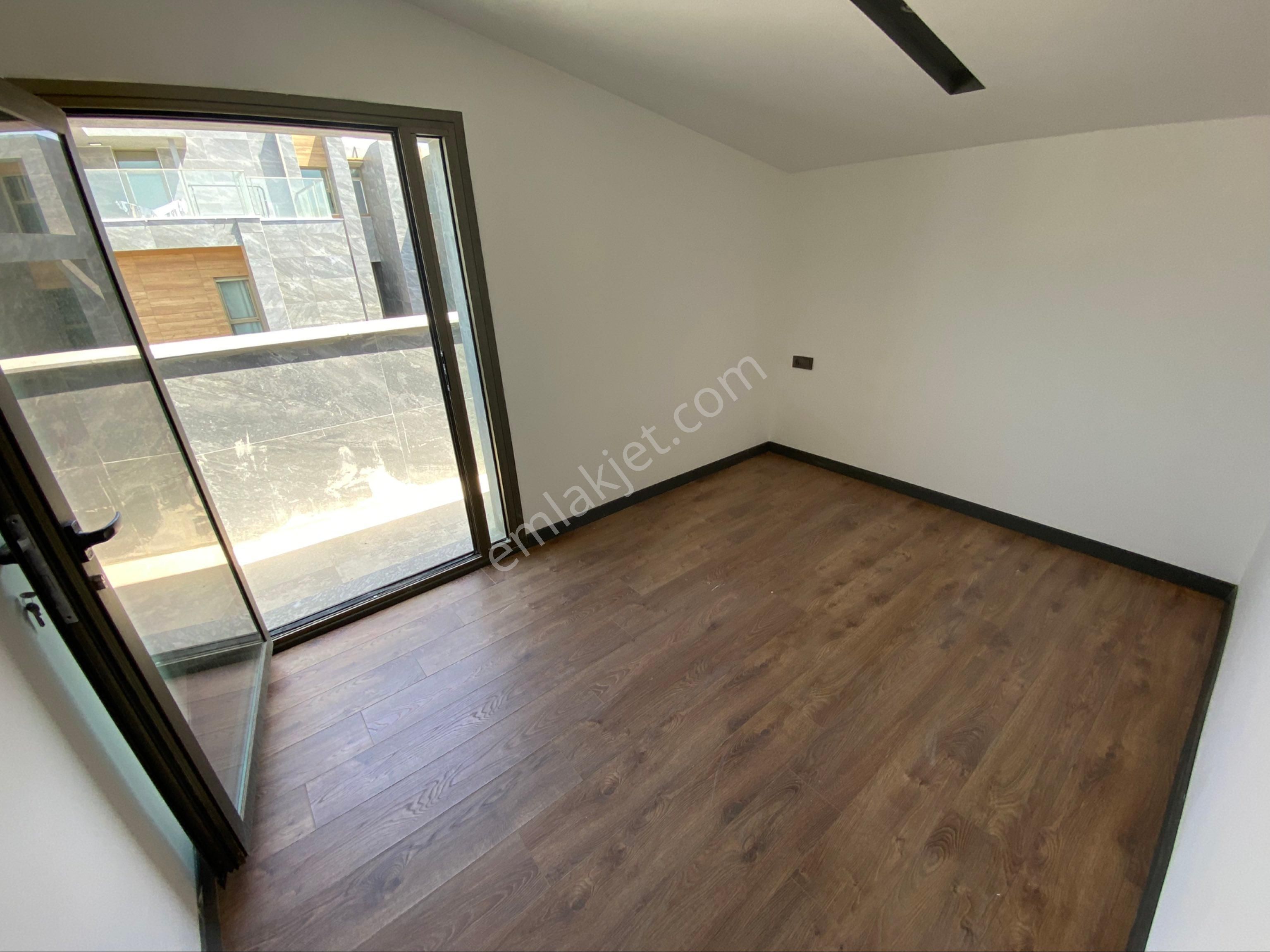 Kuşadası’nda Deniz Manzaralı Lüks Daire - Görsel 27