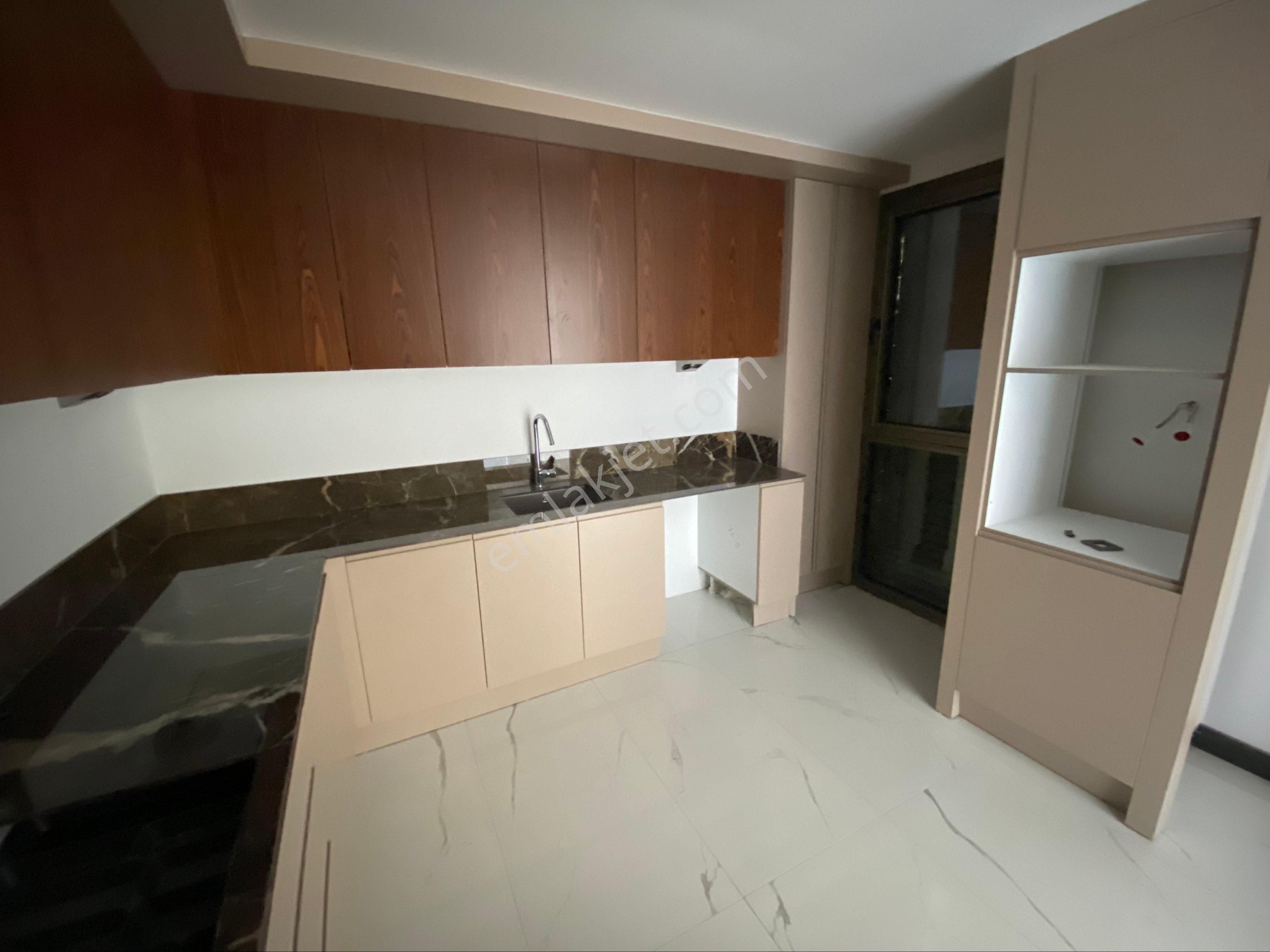 Kuşadası’nda Deniz Manzaralı Lüks Daire - Görsel 14